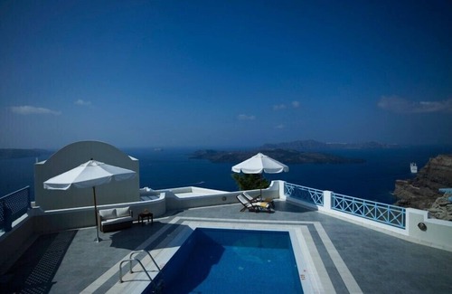 Santorini Villa | Artemis Villa w/ Heated Pool, Hot Tub & Caldera View