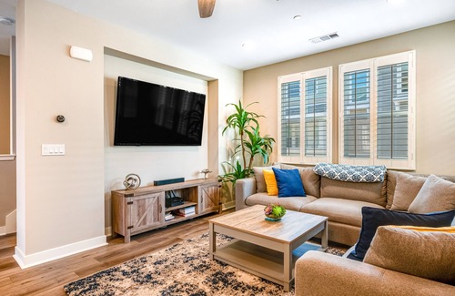 Santa Barbara Casa | Artful corner townhome by parks & pier - pool, hot tub, firepit, central AC, W/D