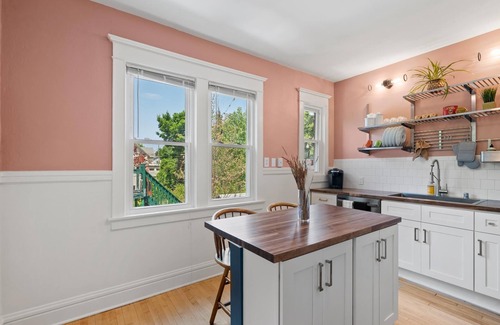 Fifth Ward Casa | Artfully Renovated space in Walker's Point. Milwaukee's Best Neighborhood.
