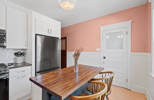Fifth Ward Casa | Artfully Renovated space in Walker's Point. Milwaukee's Best Neighborhood.