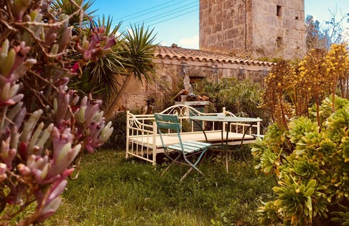 Campos Cabaña | Arthouse Gallery Campos