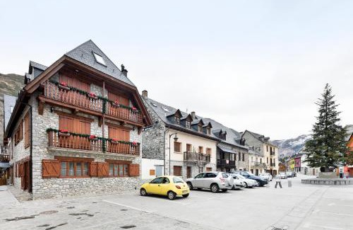 Arties Apartamento | Arties Luxury Apartments - parking a pie de pistas Val de Ruda