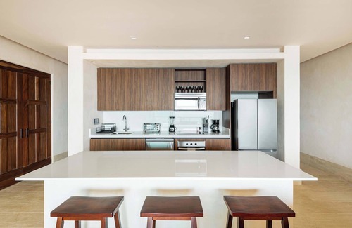 Isla Mujeres Apartamento | Artila PH: Lujo Moderno con Terraza Privada y Acceso Directo a la Playa
