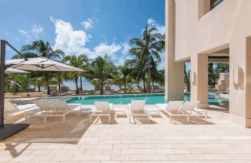 Isla Mujeres Apartamento | Artila PH: Lujo Moderno con Terraza Privada y Acceso Directo a la Playa