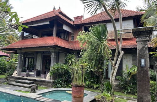 Penestanan Casa | Elegante Artesanal de Piedra Inicio en Ubud, Bali