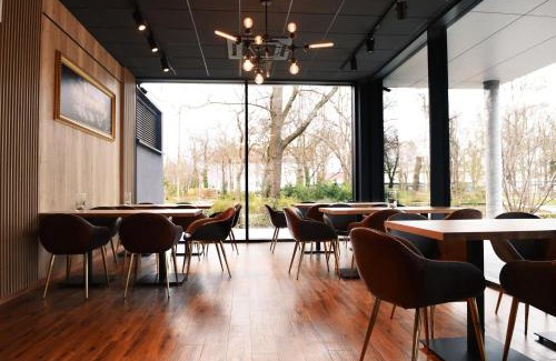 Kostrzyn Cama Y Desayuno | Artisan Park