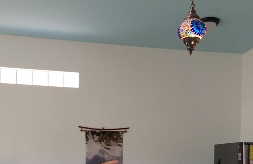 Cerritos Villa | Casita de un dormitorio diseñada por artistas