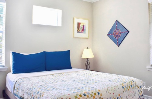 Boulevard Oaks Apartamento | Artist Refuge in the Museum District/Communal Pool