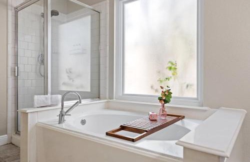 Cedar Park Casa | Artist Retreat at Cypress Creek - Hotub - Sleeps 9