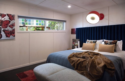 Hepburn Springs Cabaña | Artist's Garden Cottage, Hepburn Springs Vic - Artist, David Bromley