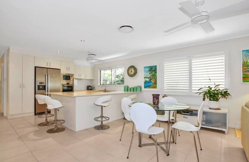 Surfers Paradise Casa | Artist’s Private Recluse - Surfers Paradise