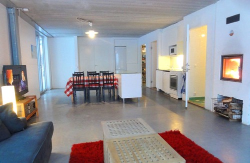 Saltsjobaden Apartamento | Artist's villa in the Stockholm archipelago with sea views on three sides