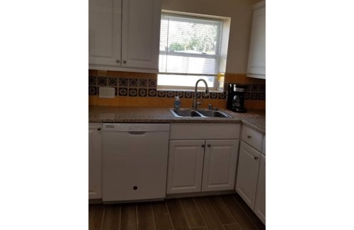 Nob Hill Casa | Artistic 1-BR House with 1-QN Bed & 1-Sofa Bed