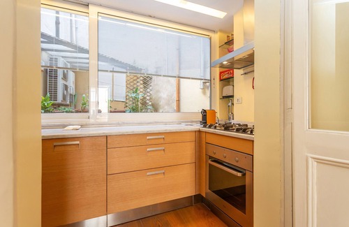 Rione VIII Sant'Eustachio Apartamento | Artistic 3-BDR Gem: Steps from Pantheon & Piazza Navona