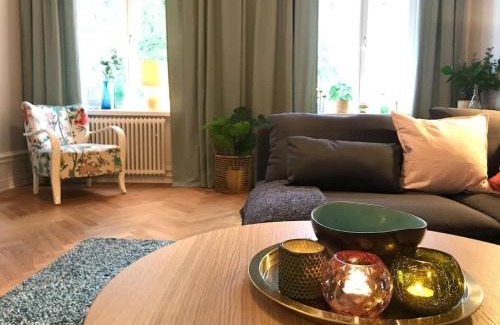 SoFo Apartamento | Artistic and light 2 room apartment in SoFo 65sqm