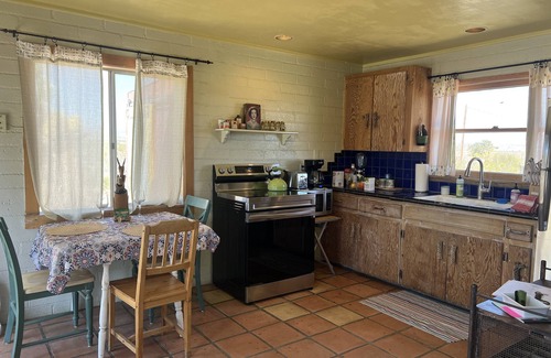 Panorama Heights Cabina | Artistic, Cool & Comfy Cabin Rental in Joshua Tree