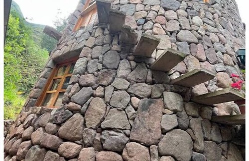 Urubamba Chalet De Esquí | Artistic country cottage in the Sacred Valley of Peru