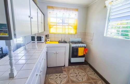 Merlin Bay Apartamento | Artistic Oasis in Aquarius, Steps to the Beach, Full Kitchen, Good WiFi, Laundry