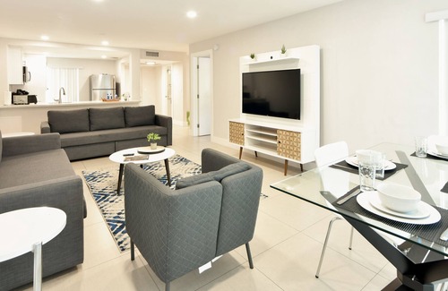 Downtown Fort Lauderdale Apartamento | Artrageous on the river By RocketStay