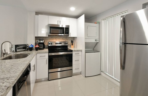 Downtown Fort Lauderdale Apartamento | Artrageous on the river By RocketStay