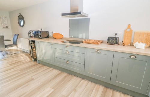 Cemaes Bay Casa | ARTRO, pet friendly, country holiday cottage in Cemaes Bay