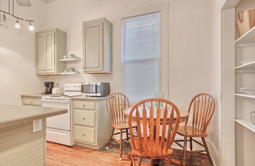 Wilmington Apartamento | Arts and Antiques flat - ¡para 4 personas!