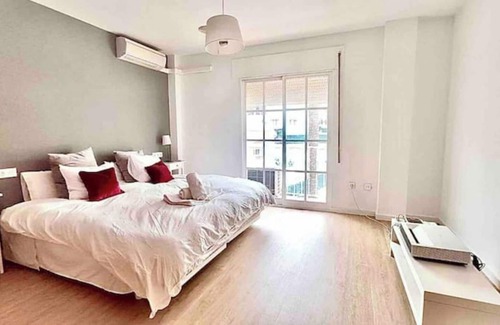 Puerto de la Torre Villa | Arts Home Villa. 430m2 HEATED POOL 🏊🏼‍♂️CINE🍿2xJACUZZIS🛀🏽PLAYGROUND🎯PS4🎮