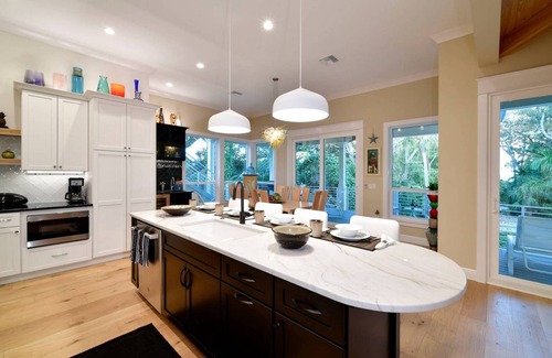 Longbeach Village Casa | Arts & Vines: LBK Pool Spa Dog Friendly by Anna Maria Life Vacation Rentals