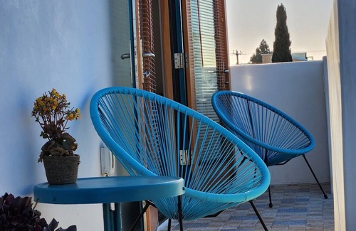 Clarkdale Casa | Artsy 2-bedroom Loft with high speed WiFi, AC in welcoming Culver City
