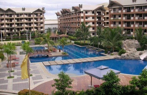 Las Pinas Condominio | Artsy 2BR Condo20 en ALABANG cerca de centros comerciales