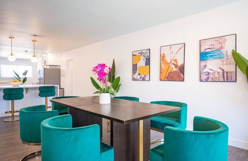 Las Vegas Casa | Artsy LUX VILLA-POOL 5m STRIP Gourmet Chef Kitchen