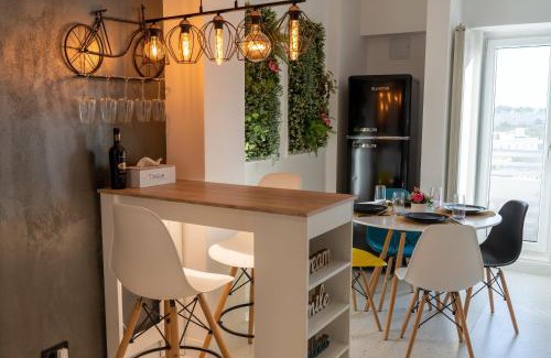 Bucharest Apartamento | Artsy Riverside Suite - 1BR Amazing central apartment