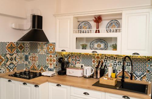 Bucharest Apartamento | Artsy Riverside Suite - 1BR Amazing central apartment