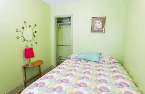 South Philadelphia Casa | Artsy Traditional Rowhome South Philly
