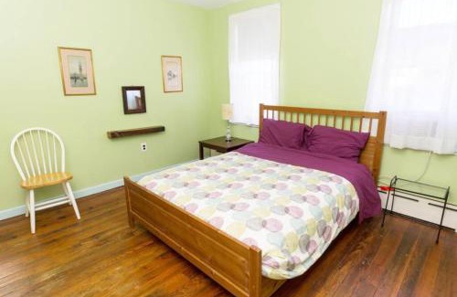South Philadelphia Casa | Artsy Traditional Rowhome South Philly