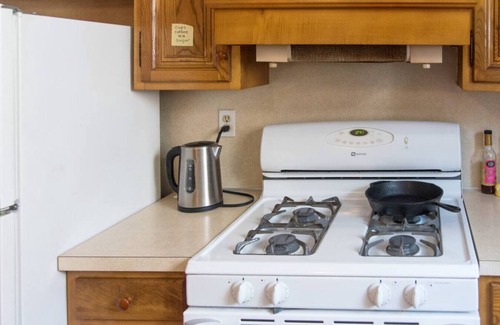South Philadelphia Casa | Artsy | Traditional Rowhome | South Philly