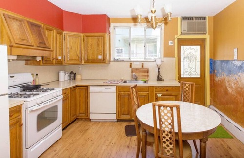 South Philadelphia Casa | Artsy | Traditional Rowhome | South Philly