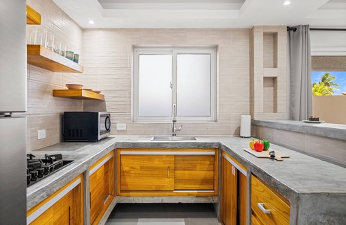 Ponton Apartamento | Aruba Comfort Retreat, 2BR w/Pool, BBQ, Gated Property on a Prime Location!
