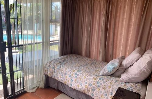 Bloubergstrand Casa | Arum Field Accommodation