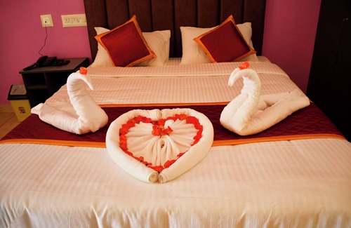 Namakkal Hotel | ARUVI RESORT