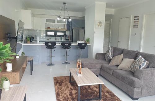 New Kingston Apartamento | Arvie Suites