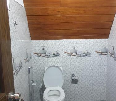 Nuwara Eliya Hotel | Aryans cabana