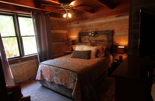 Langston Cabina | Como se ve en Barnwood Builders! 5 dormitorios, MÁS litera / casa de invitados