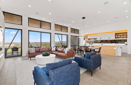 Lago Vista Casa | As seen on CBS show Staycation -Private Pool, Lake View, Lake Travis, EV charger