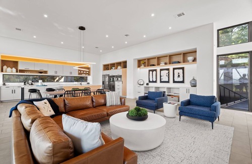 Lago Vista Casa | As seen on CBS show Staycation -Private Pool, Lake View, Lake Travis, EV charger