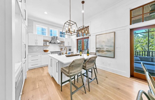 Watercolor Casa | As you Wish: Watercolor 3BR + Loft/3.5B Coastal Craftsman Masterpiece, Renovated
