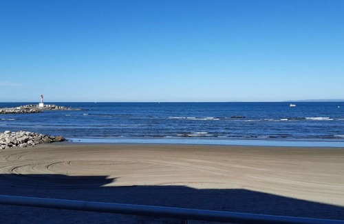 Le Grau-Du-Roi Apartamento | AS22244-P4 Sea view,on the beach, private parking