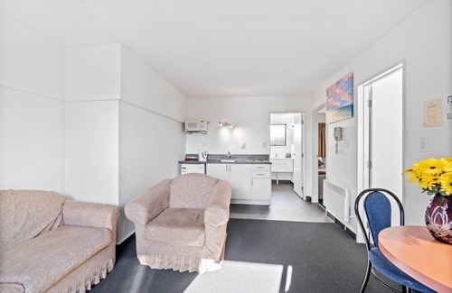 Upper Riccarton Hotel | Ascot Vale Motor Lodge
