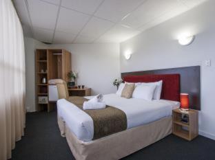 Newton Hotel | Ascotia Off Queen