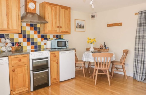 Llandysul Cabaña | Ash Cottage, NEWCASTLE EMLYN